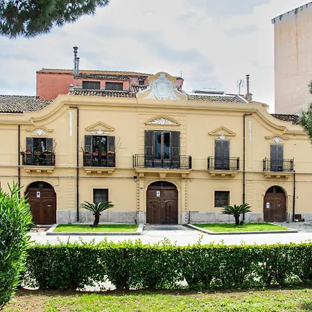 Ferrara Palace Apartment *